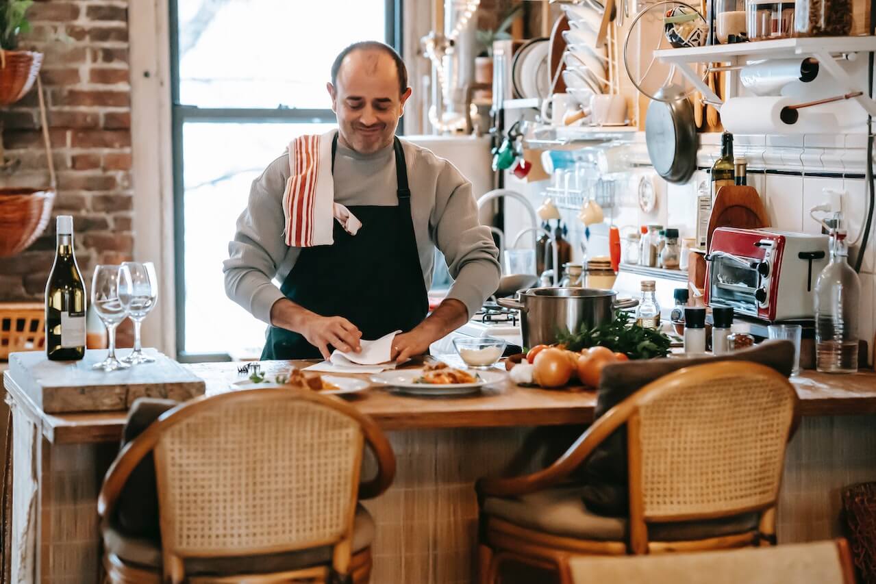 A Chef’s Eye View on Cooking Onion and Garlic