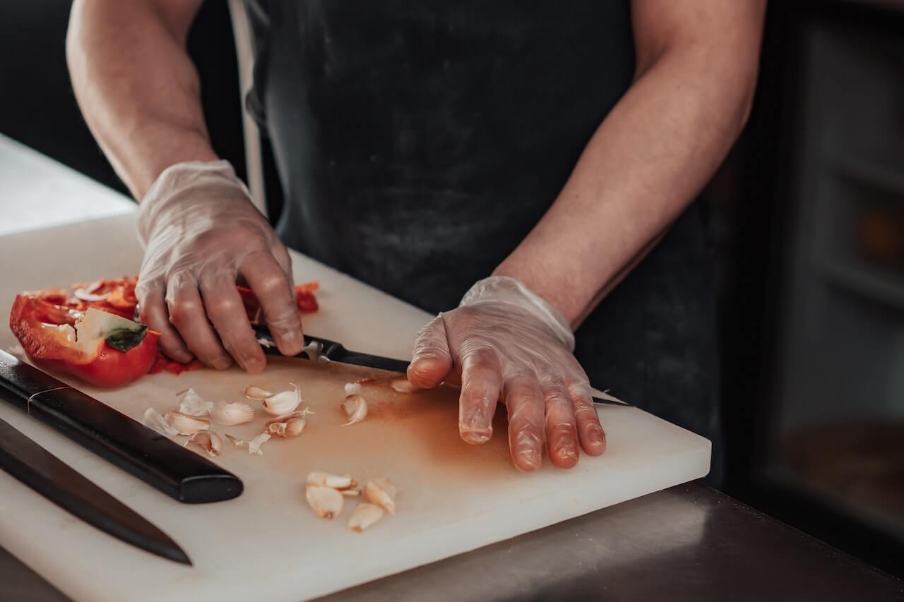 A Chef’s Eye View on Cooking Onion and Garlic